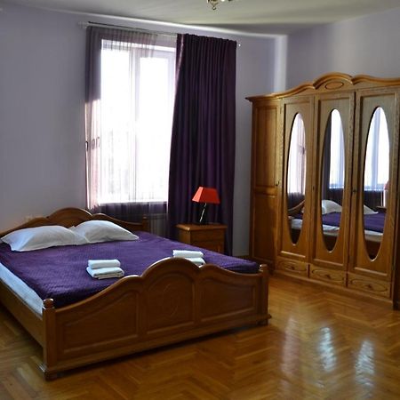 Art Hotel Chernivtsi Exterior foto