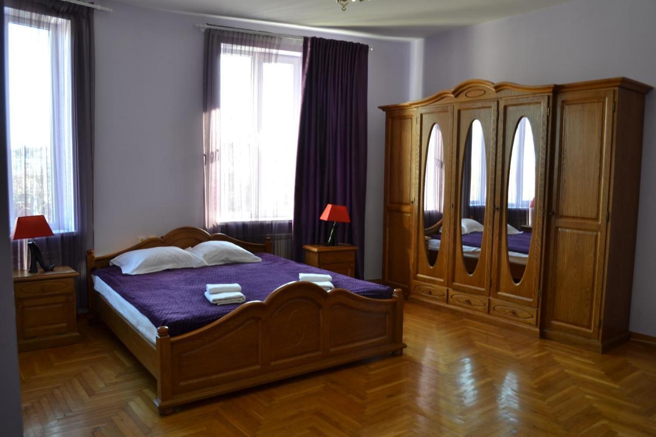 Art Hotel Chernivtsi Exterior foto